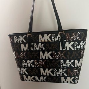 Michael Kors cowprint tote w. Matching wallet